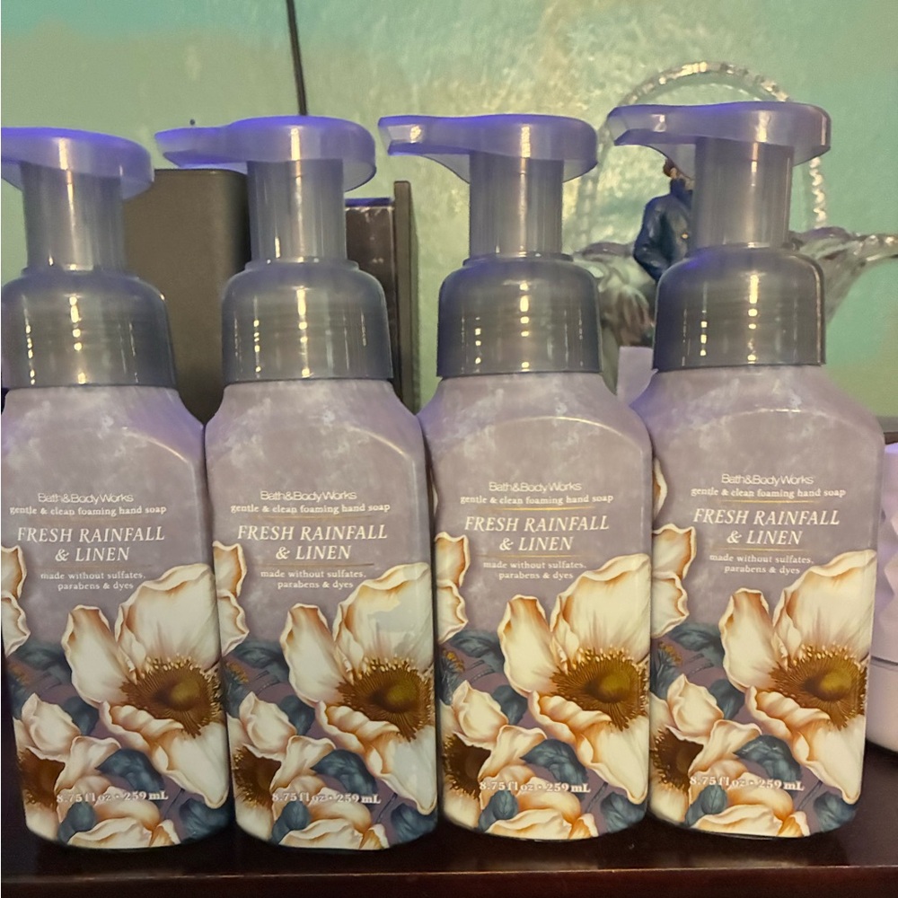 NWT Bath & Body Works Fresh Rainfall & Linen Foaming Hand Soap - Blue (4)